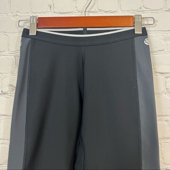 SKINS Skinss400 Women's Thermal Compression 3/4 Tights Black Size Small - Picture 2 of 9